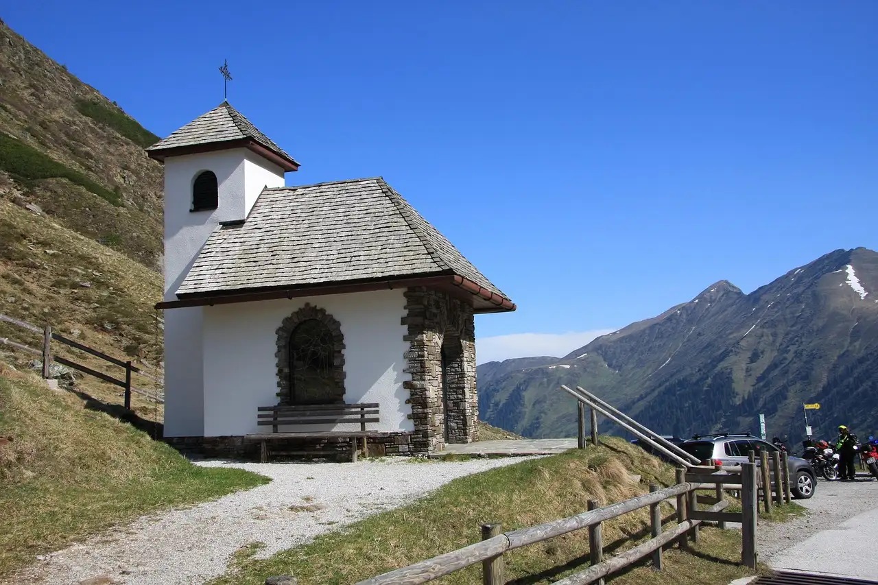 Corrugated Metal Roofing: Durable, Efficient Choice